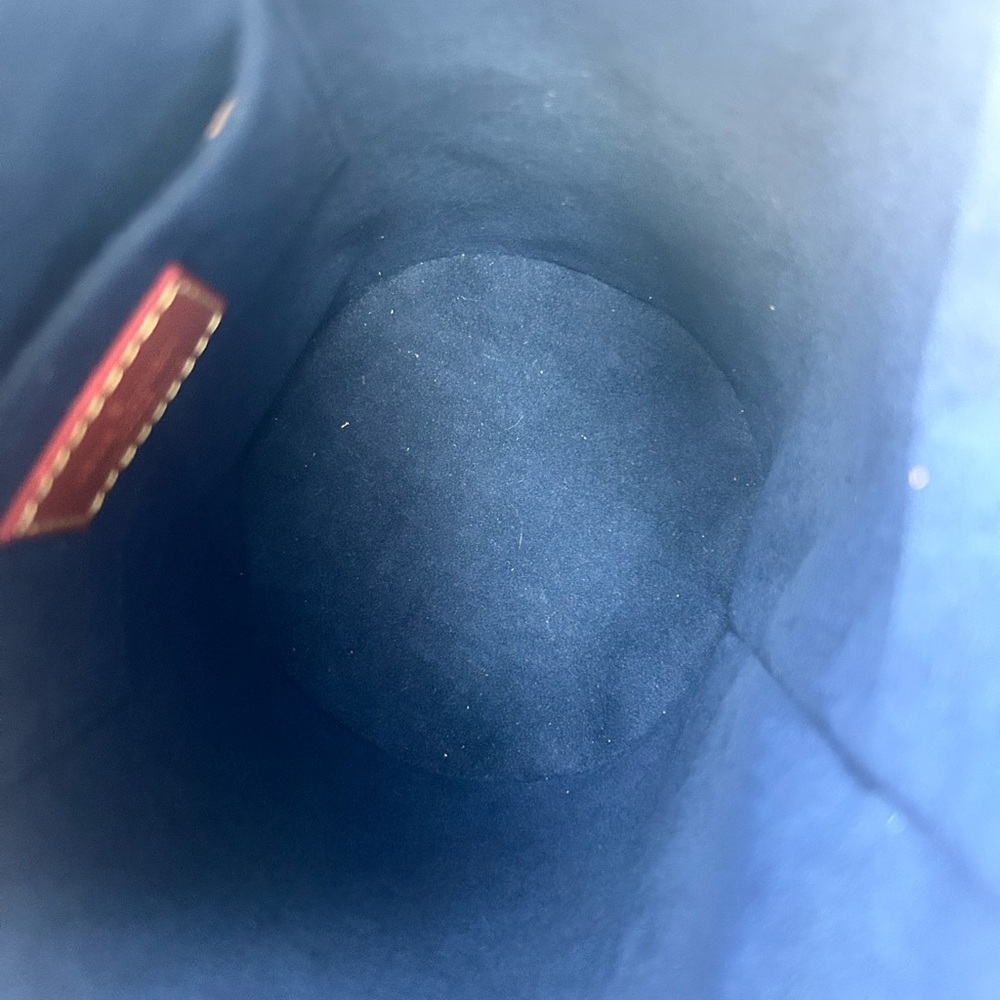 Louis Vuitton Duffel Bag - Picture 7 of 11